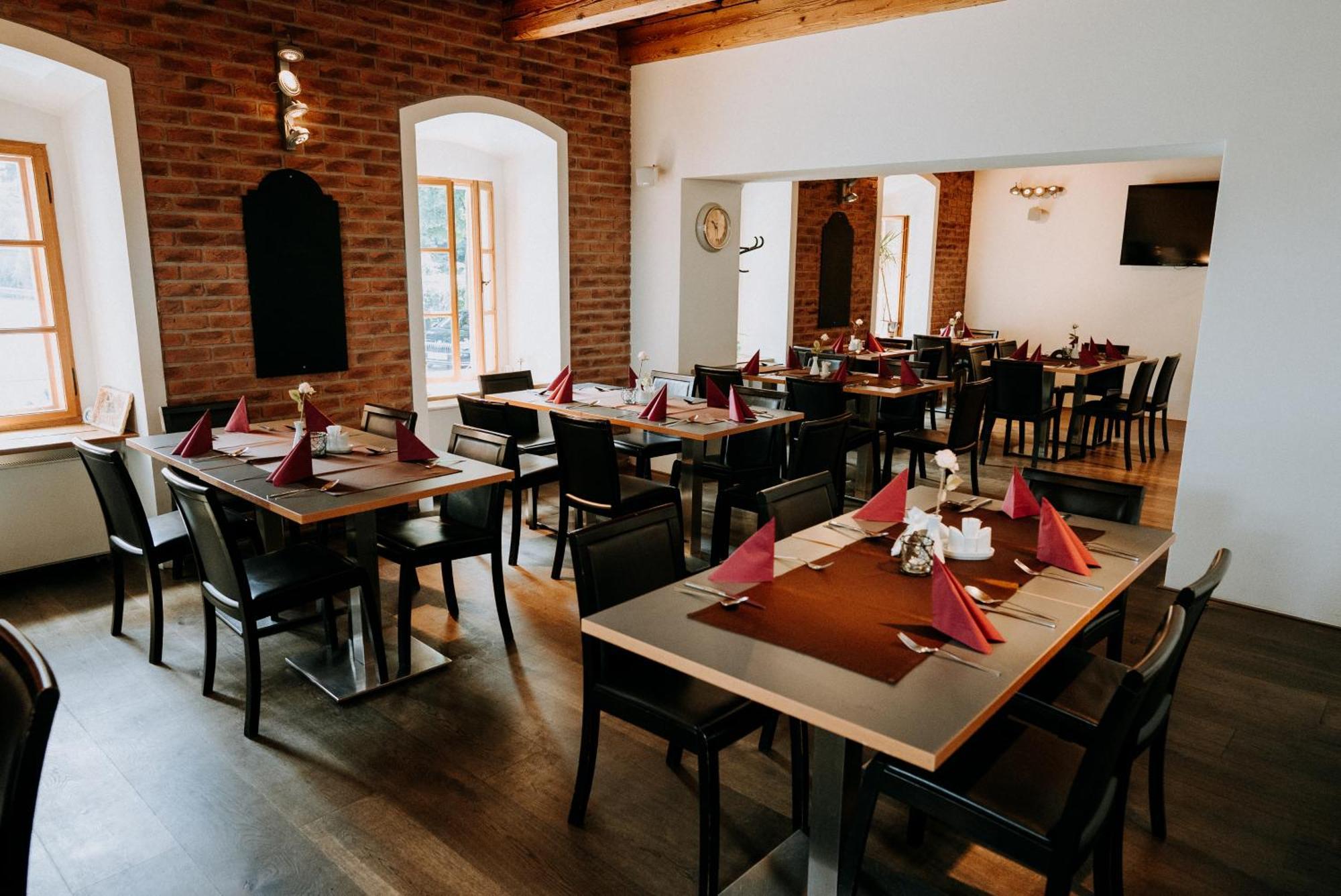 Penzion Bansky Dom Banská Štiavnica Exteriör bild